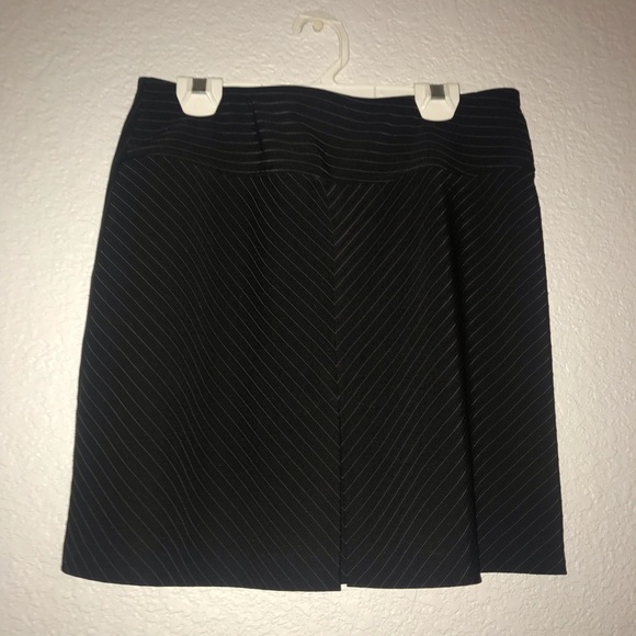 Skirt suit - Picture 4 of 4